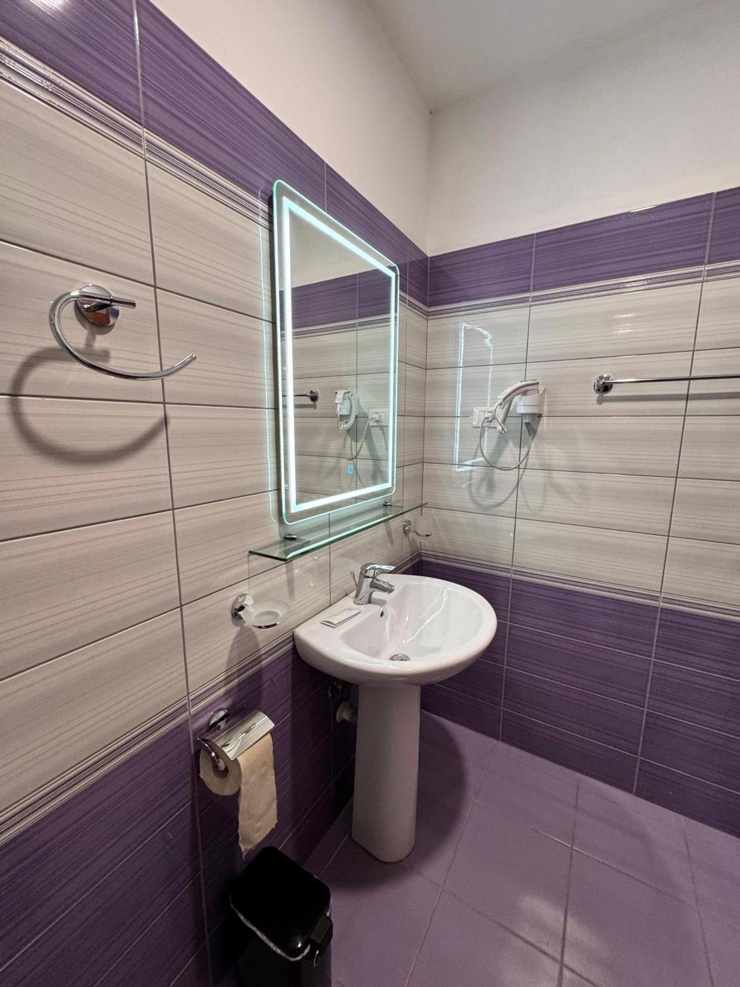 Hotel Number One Gjirokastër 외부 사진
